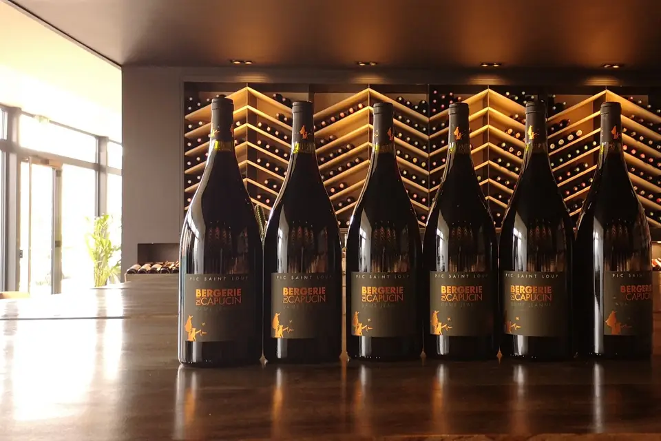 A Vin Pas Des Marches — photo 6