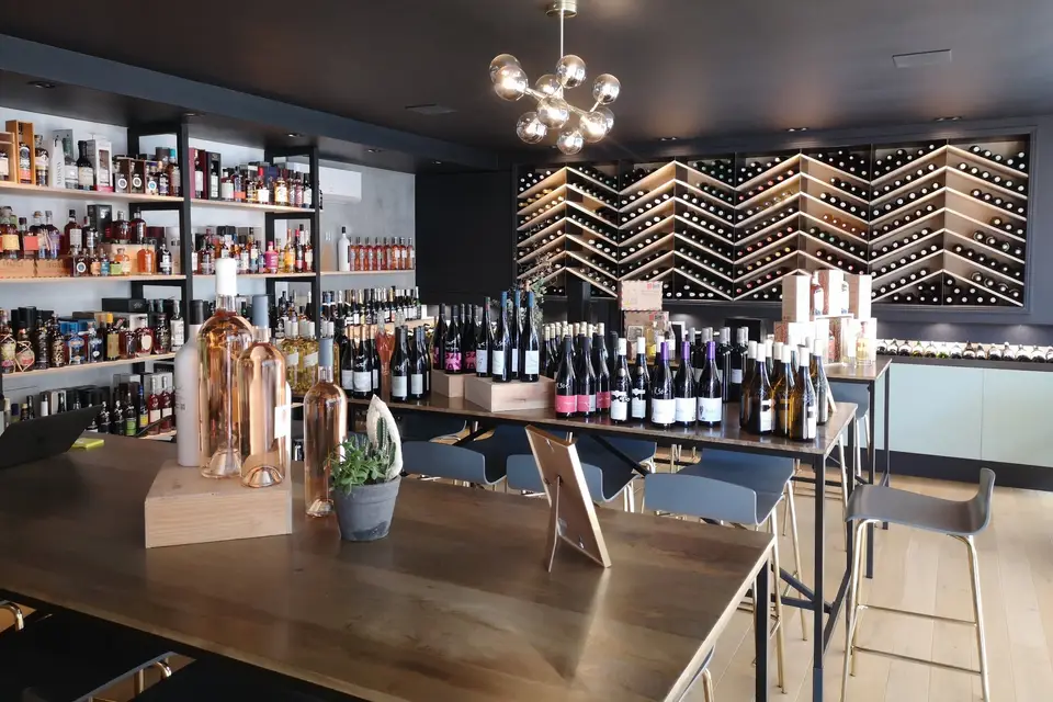 A Vin Pas Des Marches — photo 2