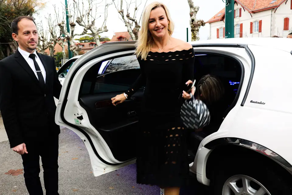 Golden Limo — photo 6