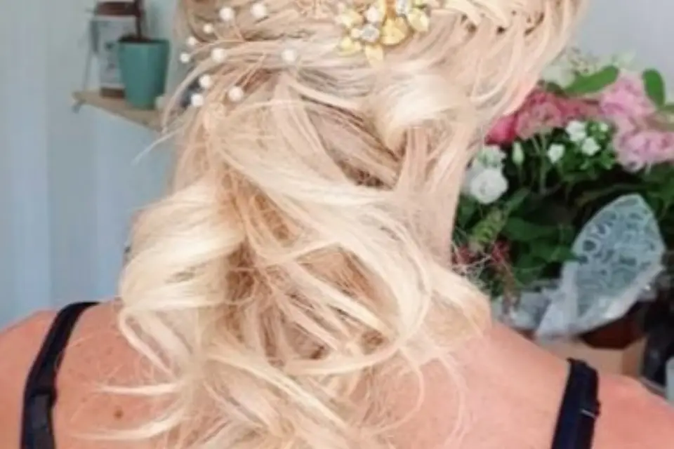 Sarah James Hair Designer — photo 4