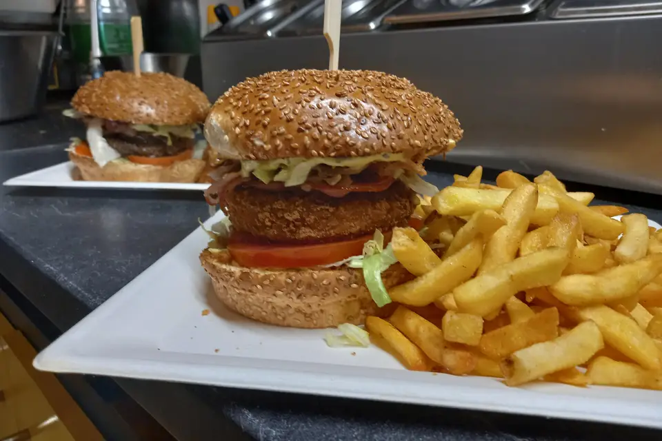 A Table cest pret — photo 2