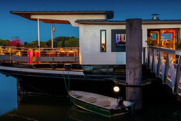 Piano Barge — photo 1