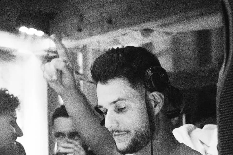 EI Sam P — photo 2