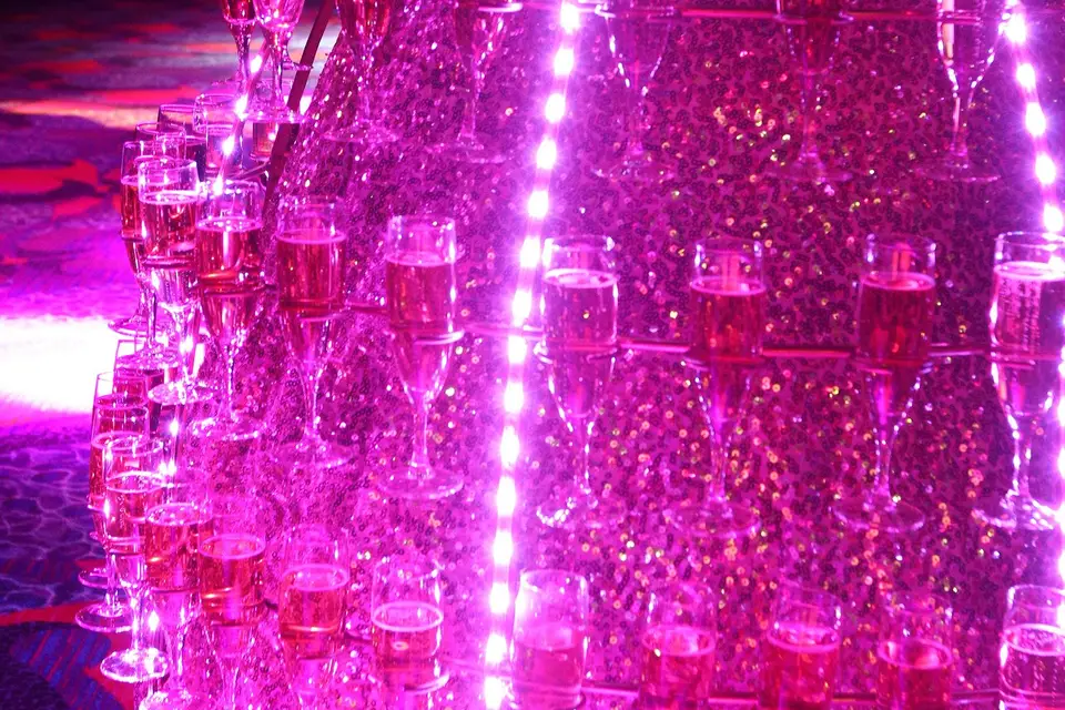 Moon Events - Robe à Cocktails — photo 1