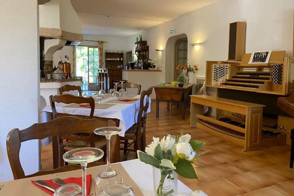 Human Hôtel — photo 1