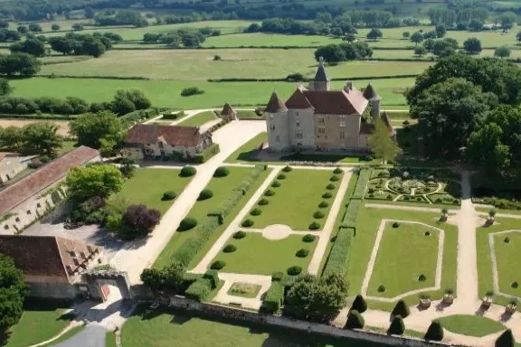 Château de Beauvoir Bourbonnais