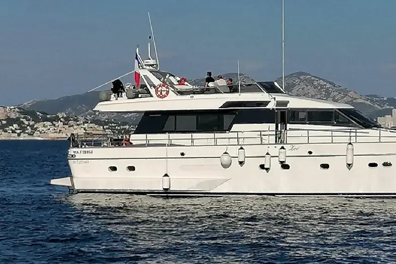 Yacht Prestige Provence — photo 4