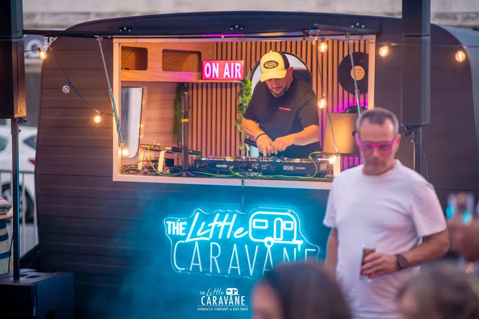 The Little Caravane & Crazy In Love