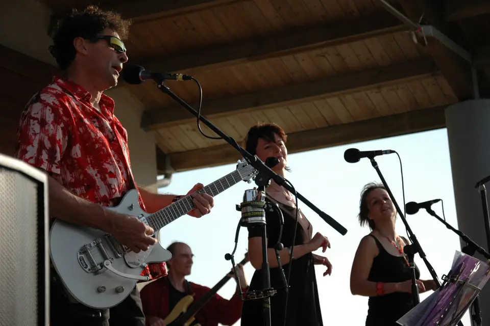 Les Quelconques — photo 2