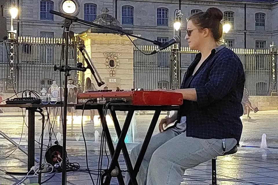 Blue Moon — photo 1