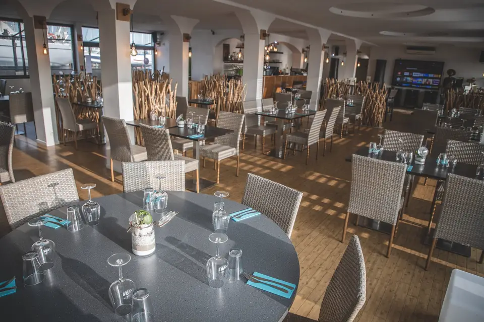 Yacht Club — photo 6