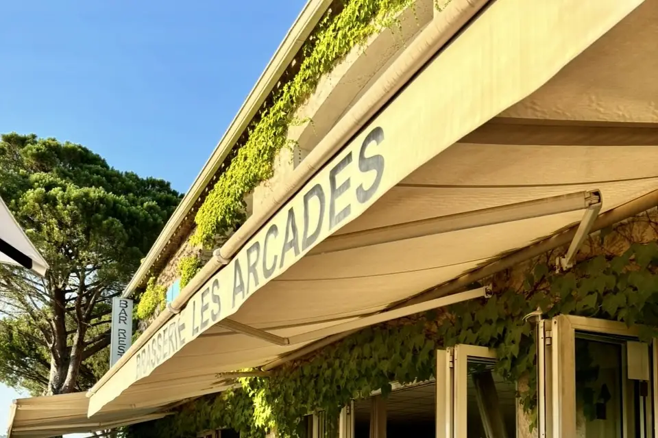 Les Arcades — photo 1