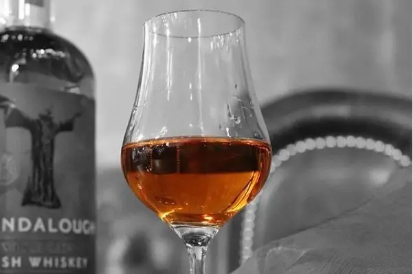 V and B Nimes — photo 1