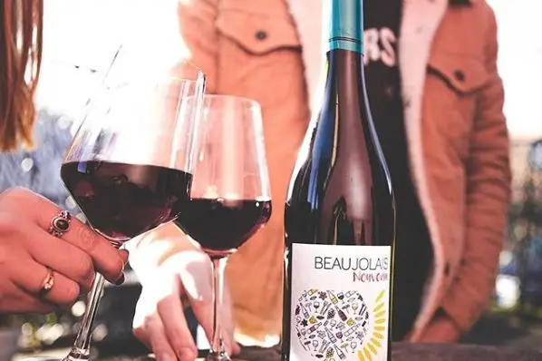 V and B Nimes — photo 2