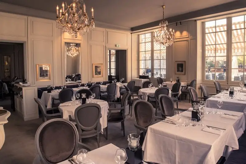 Grand Hôtel de La Reine — photo 1