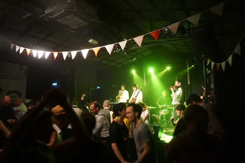 Swing Uppercut — photo 2