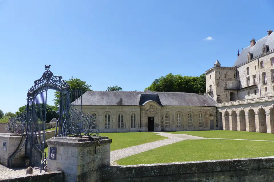 Château de la Roche Guyon — photo 1