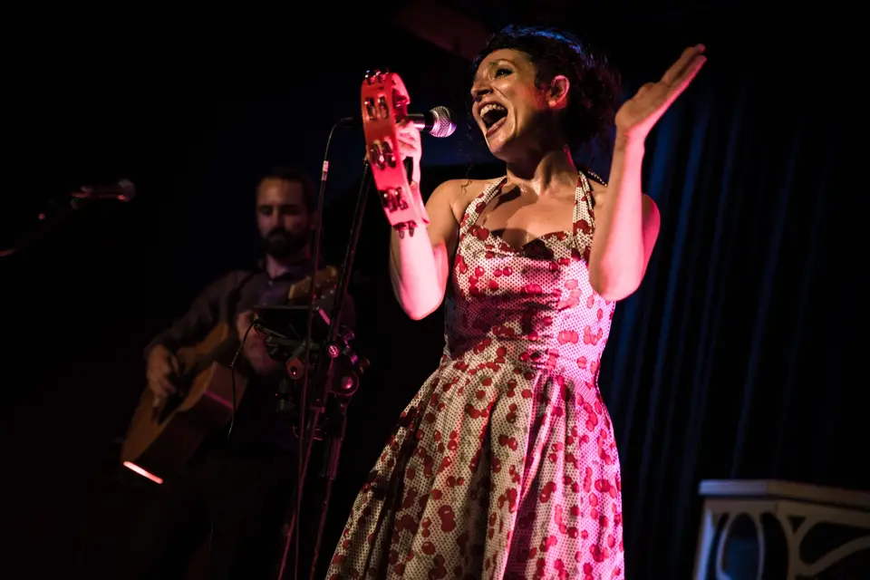 Miss April Duo — photo 1