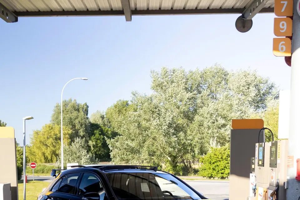 Luxury Car 76 — photo 1