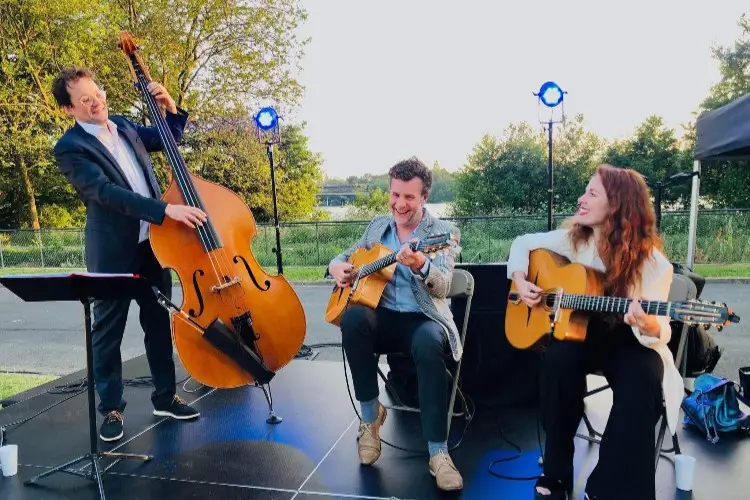 Swing to Swing Voyer