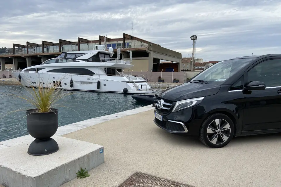 Golden Cab — photo 1