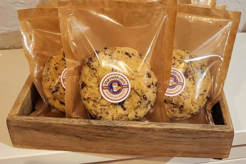 Share With Otes — photo 1