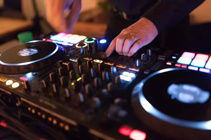 DJ Dennis — photo 1