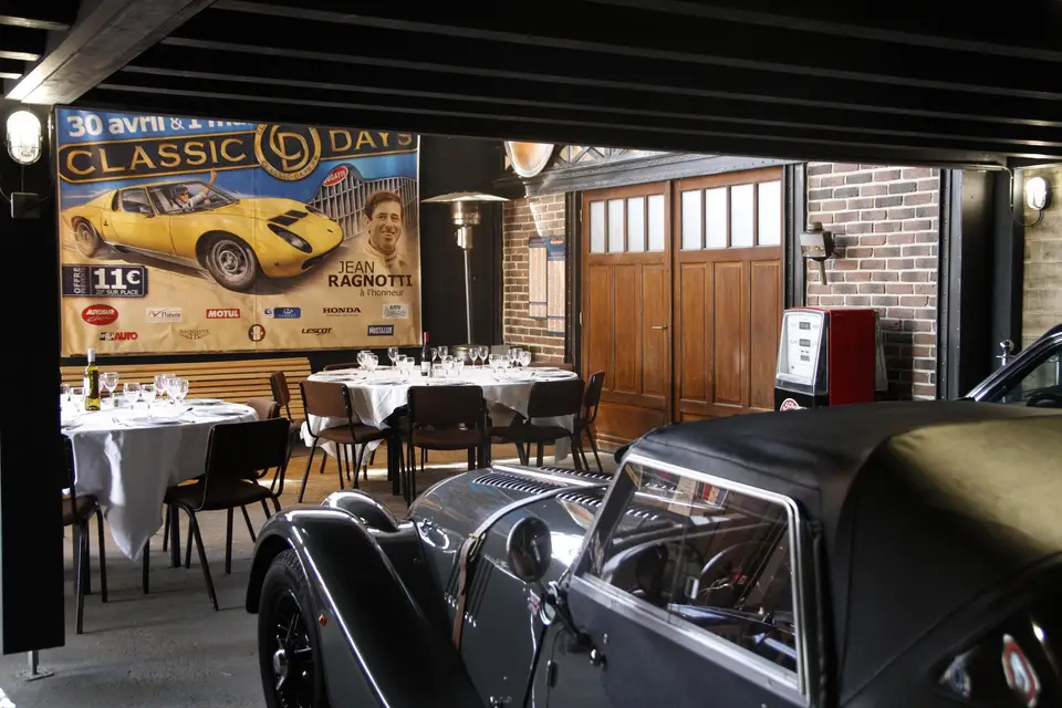 Road Vintage Cars — photo 8