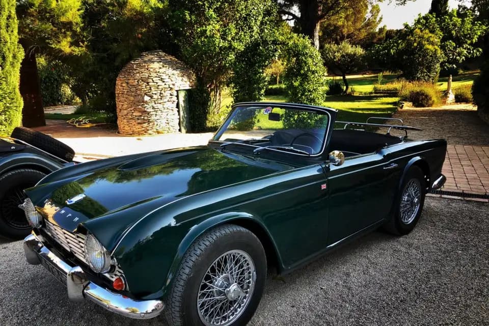 Road Vintage Cars — photo 3