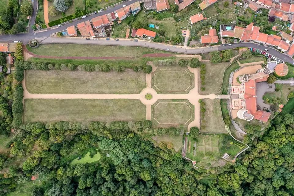 Château Royal de Saint Saturnin — photo 4