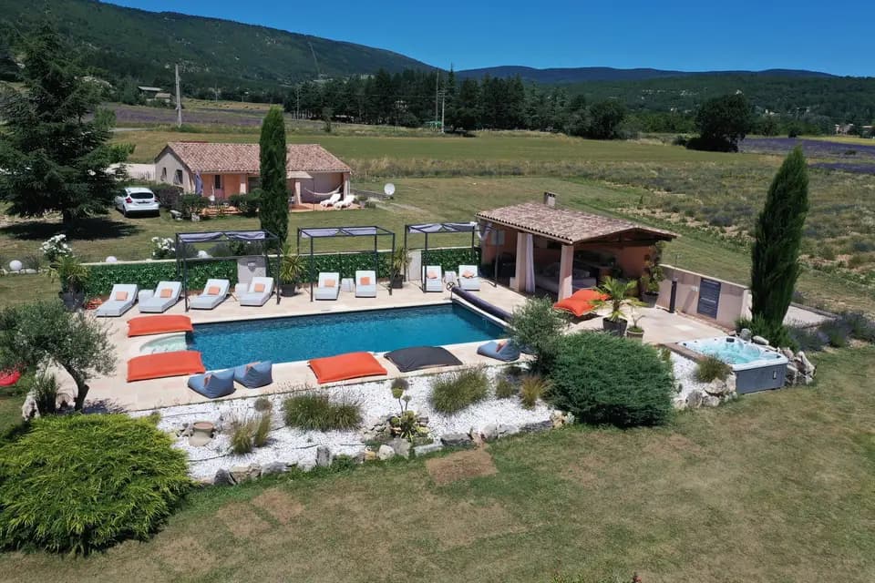 La Bastide des Bourguets — photo 2