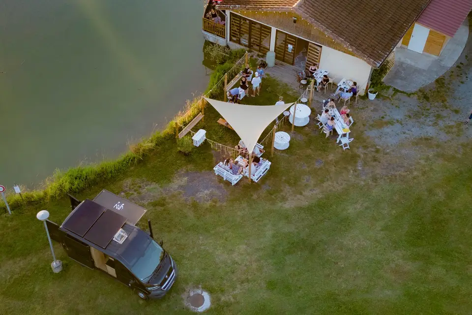 Le Van - DJ Truck — photo 3