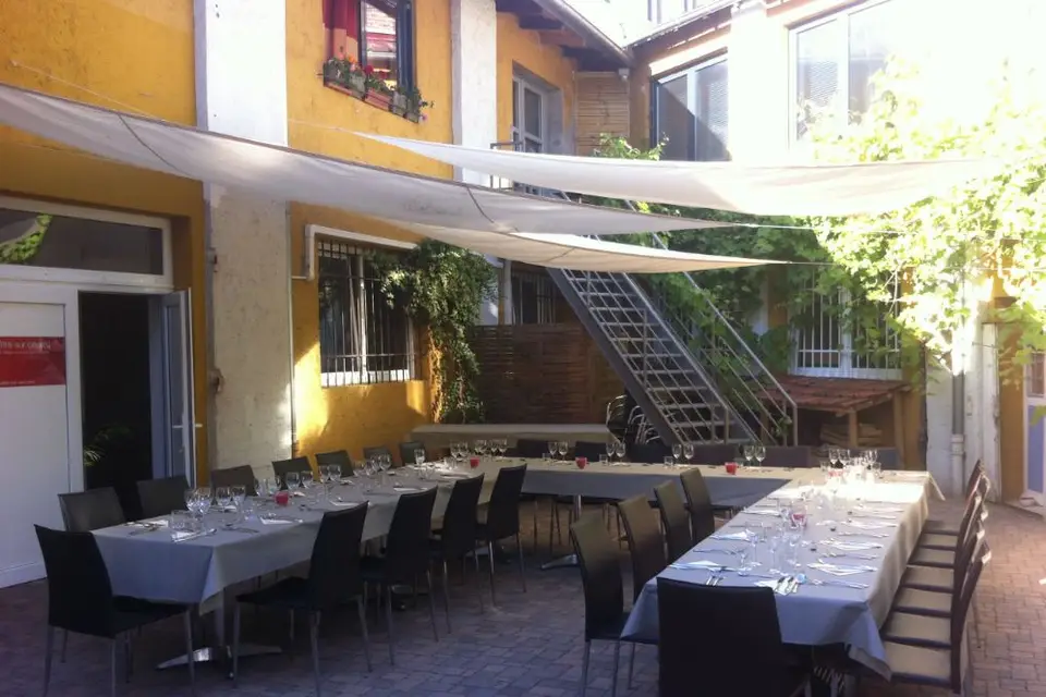 Fenêtre sur Cour(s) — photo 1