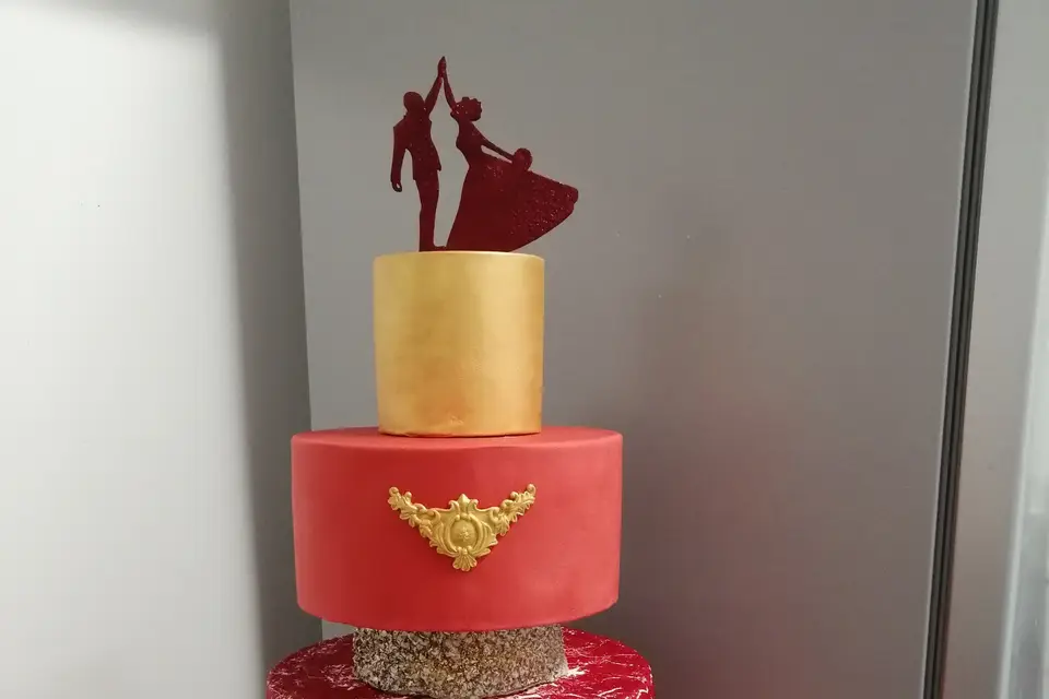 Custom Cake — photo 4
