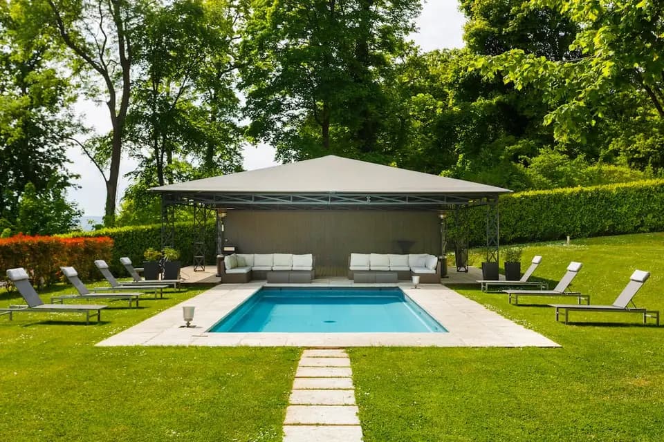 Le Château d'Hardricourt — photo 1