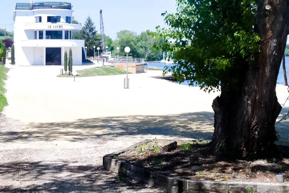 Le Yacht — photo 1