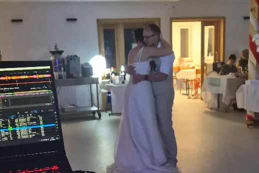 DJ Hug-Event — photo 4