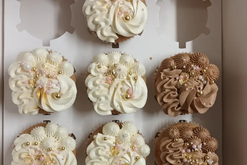 M Macarons Cakes — photo 2