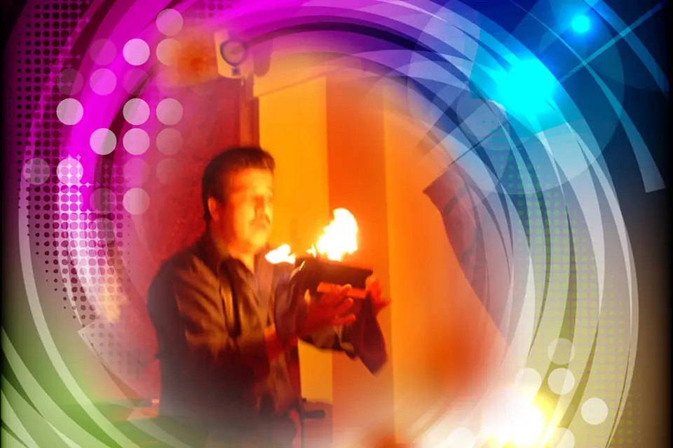 Claude Magic Show — photo 1