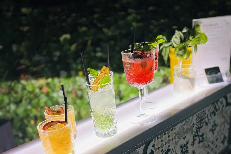 Cocktails & Confidences — photo 2