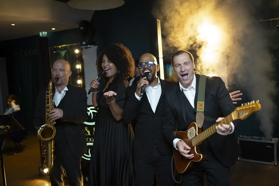 Nux eyes — photo 1