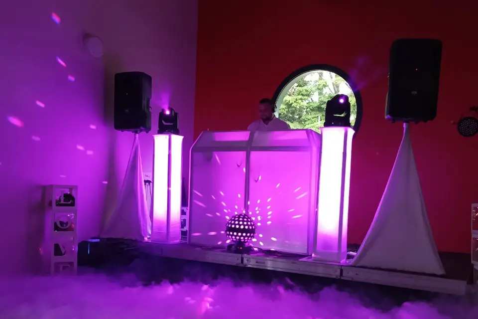 DJ Thomas — photo 8