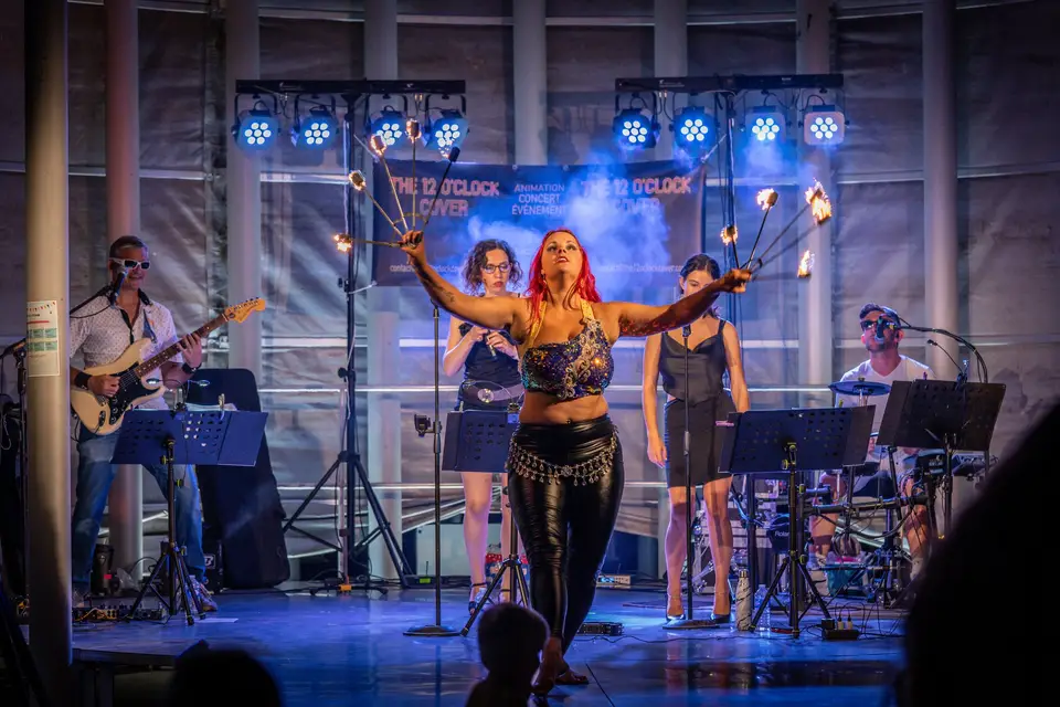 The 12 O'clock Cover — photo 5