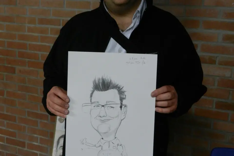 Les Dessins du Caricaturiste — photo 4