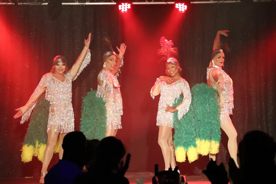 Cabaret des Belles Poules — photo 3