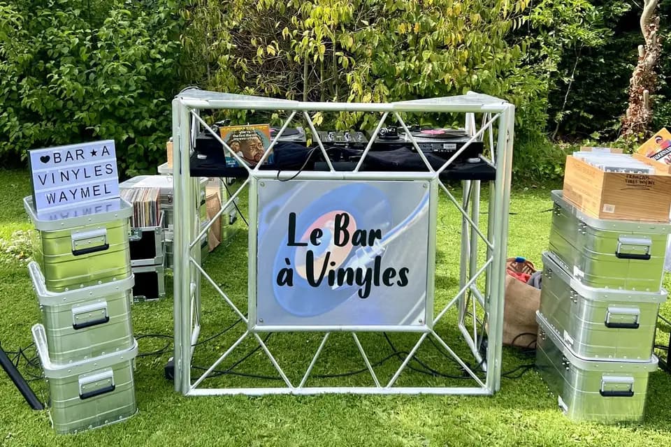 LoLo Waymel - Bar à Vinyles