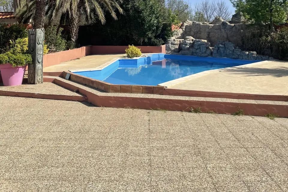 Malibu Village — photo 3