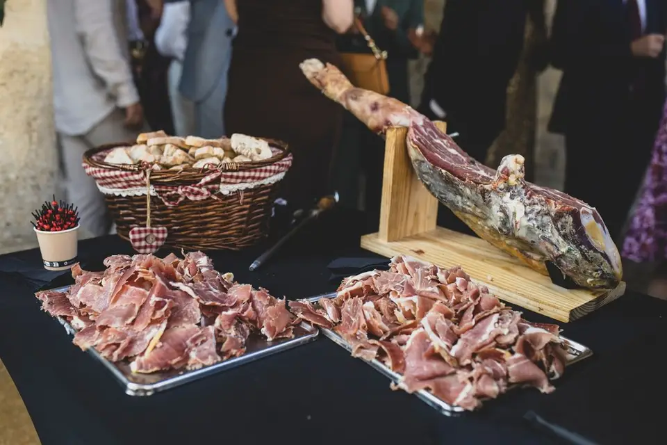 En Faim Prêt de Chez Vous