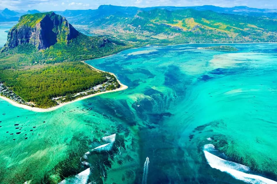 Life is Travel by Alex — photo 4