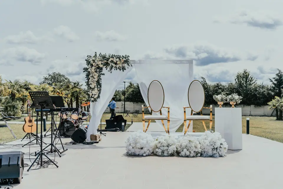 The Blooming Touch — photo 1